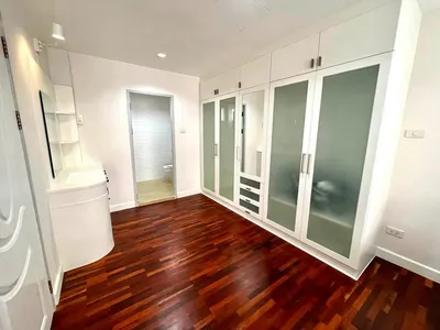 Luxury 4-Storey Townhome Phatthanakan - m800x1200 (12)