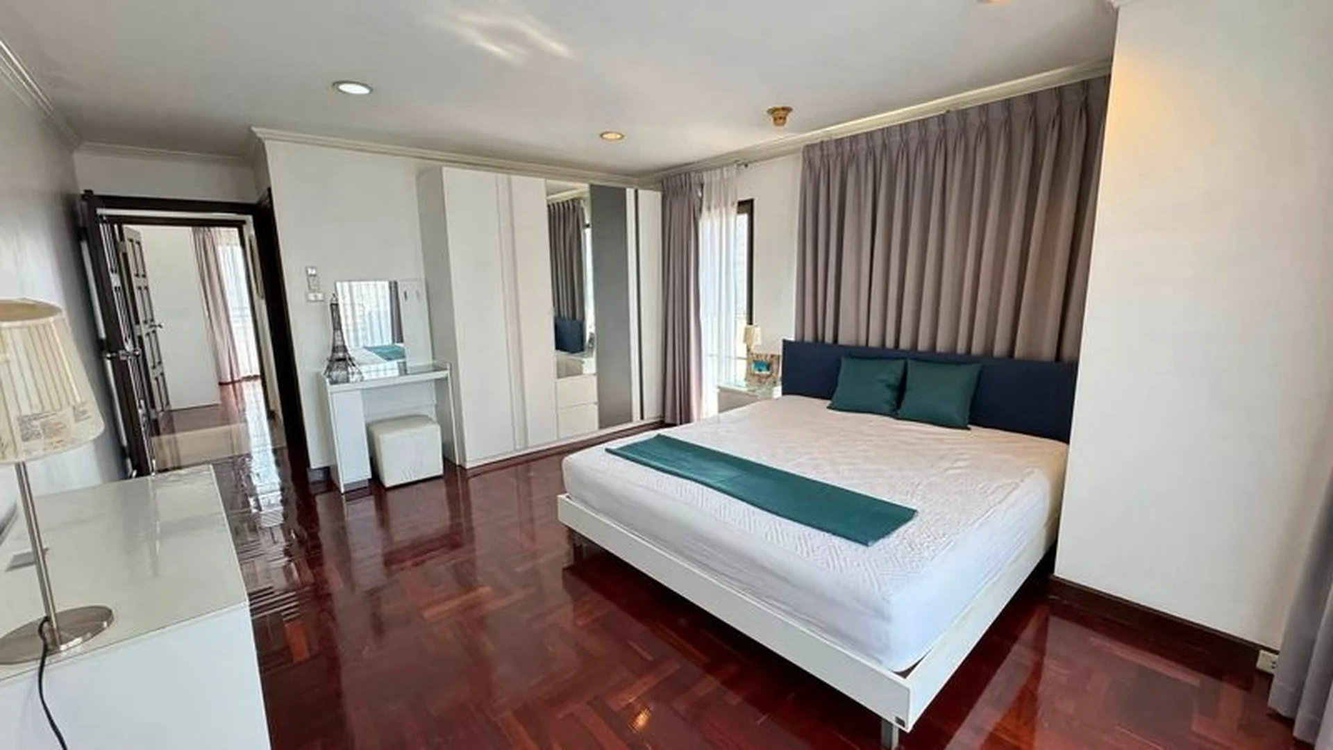 Family Residence at Sukhhumvit 43 - m800x1200.jpeg