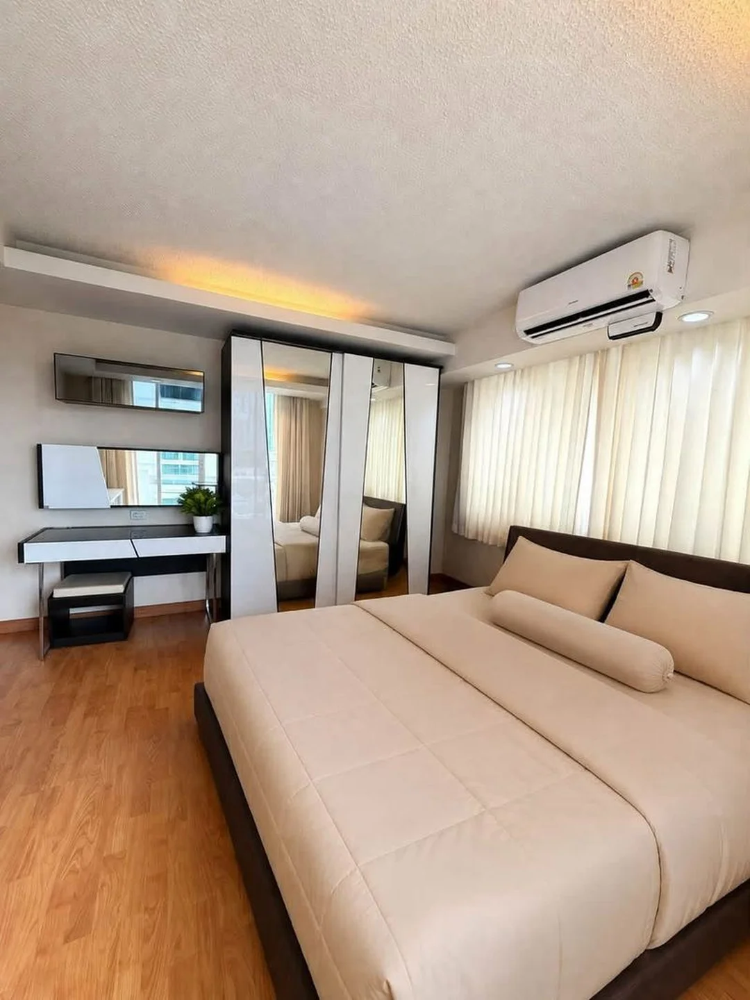 Spacious Corner Unit at Waterford Sukhumvit 50 - m800x1200.jpeg
