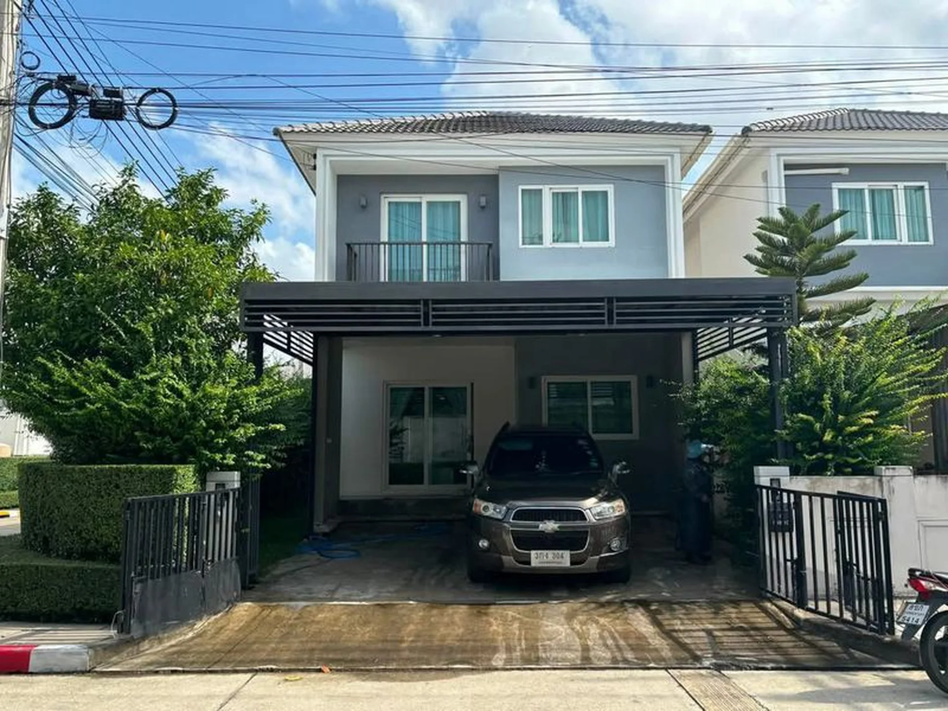 Twin House Chuan Chuen Park - main