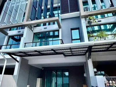 Luxury 3.5-Storey Modern Townhome Blesstown Sukhumvit 50 - main.jpeg