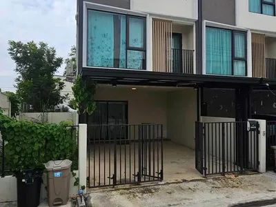 3-Story Corner Home Altitude Kraf Bangna - main