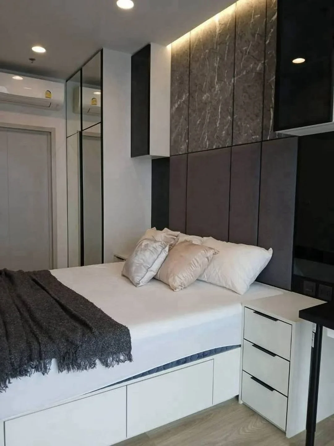 Oka Haus Sukhumvit 36 - m800x1200.jpeg